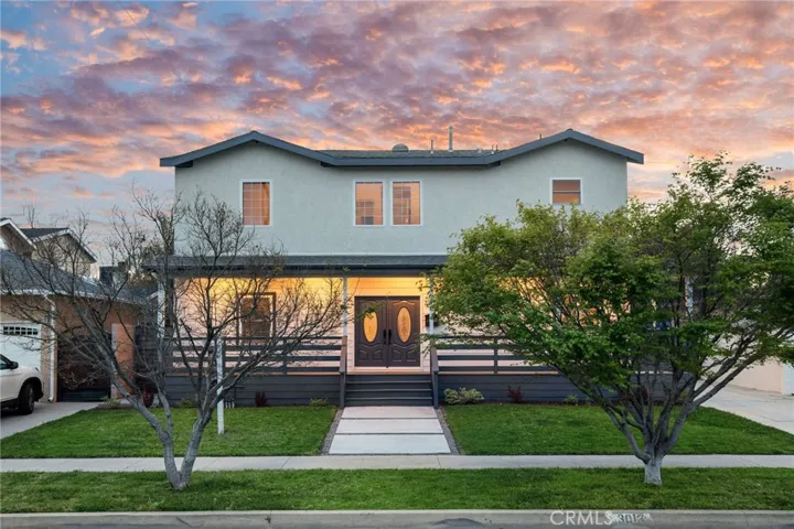 Twilight photo of 3013 Marwick Ave. Long Beach 90808