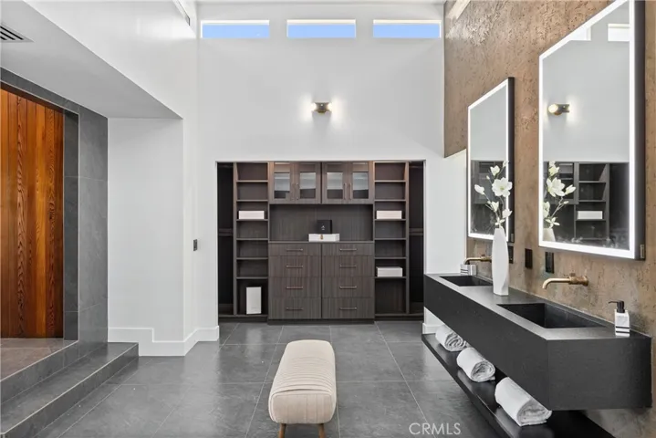 121 S Peralta Hills Drive, Anaheim Hills, California 92807