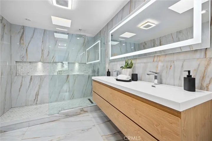 121 S Peralta Hills Drive, Anaheim Hills, California 92807