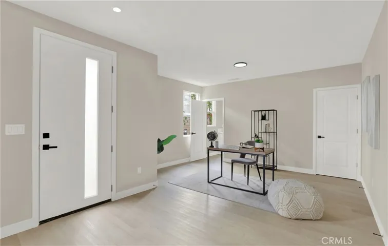 Large Den (potential 4th bedroom) with Full Bath and Closet
