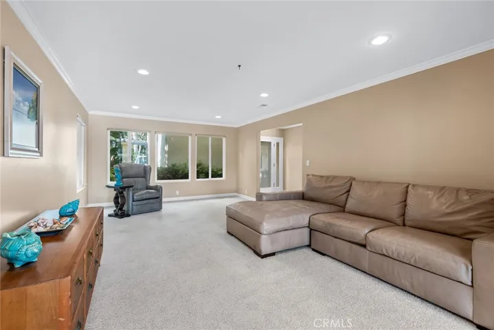 2770 Bayshore Avenue, Ventura, California 93001