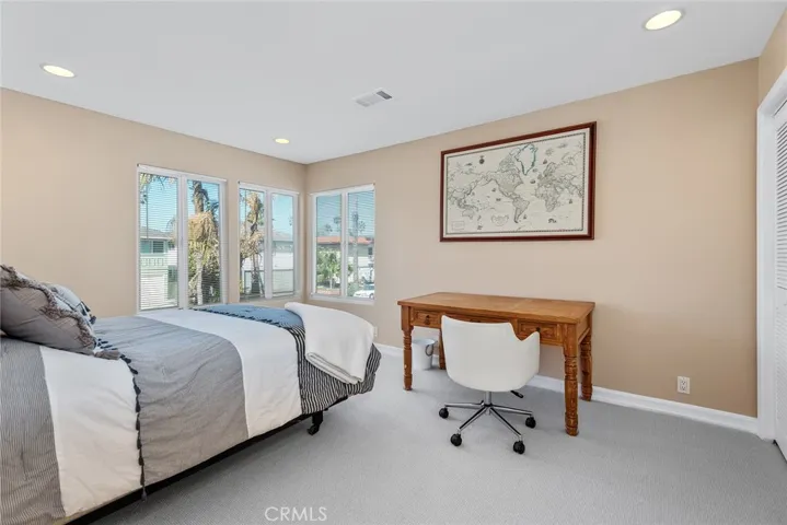 2770 Bayshore Avenue, Ventura, California 93001
