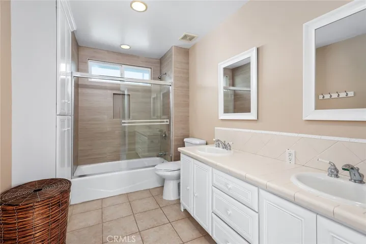 2770 Bayshore Avenue, Ventura, California 93001
