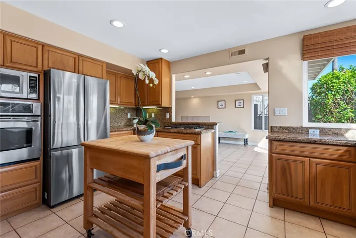 2770 Bayshore Avenue, Ventura, California 93001