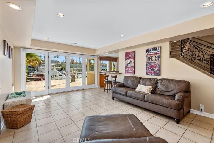 2770 Bayshore Avenue, Ventura, California 93001