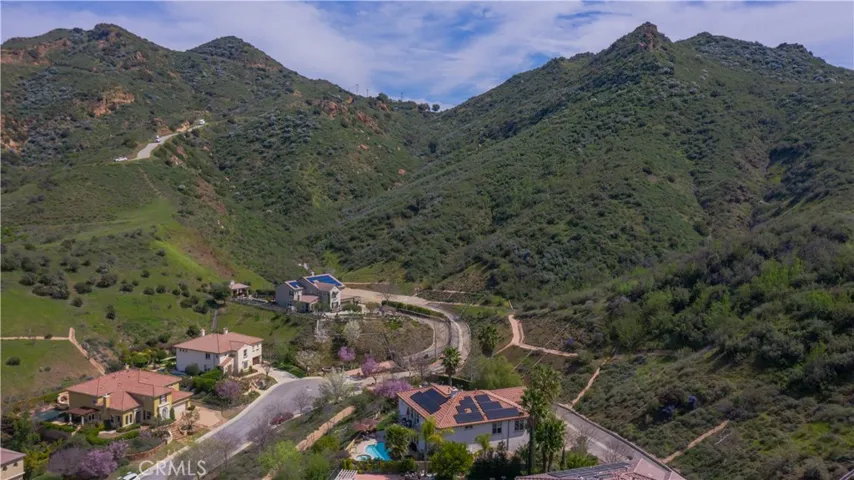 1921 Hazel Nut Court, Agoura Hills, California 91301