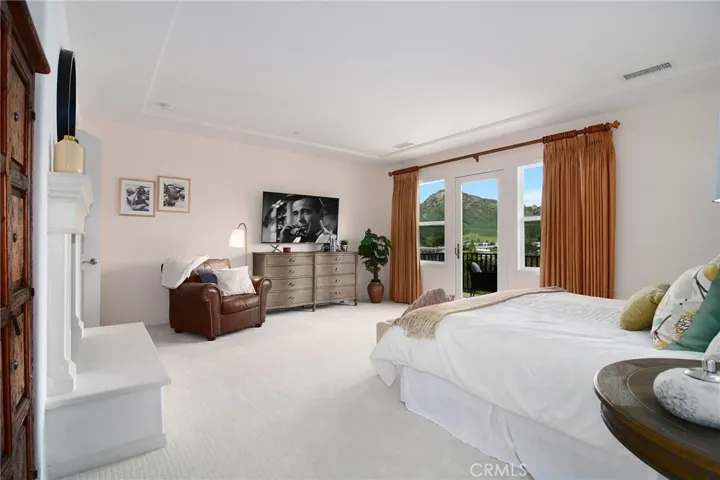 1921 Hazel Nut Court, Agoura Hills, California 91301