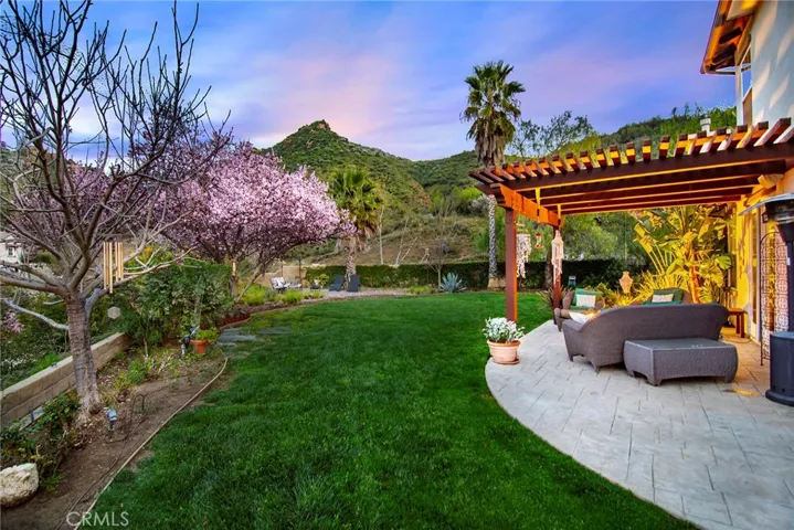 1921 Hazel Nut Court, Agoura Hills, California 91301