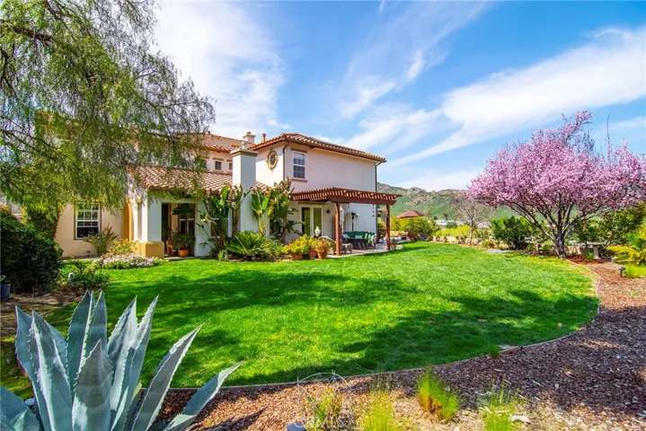 1921 Hazel Nut Court, Agoura Hills, California 91301