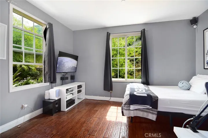 1921 Hazel Nut Court, Agoura Hills, California 91301