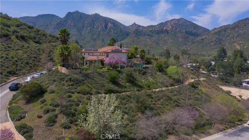 1921 Hazel Nut Court, Agoura Hills, California 91301