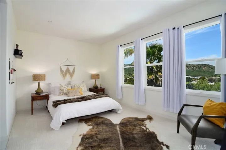 1921 Hazel Nut Court, Agoura Hills, California 91301