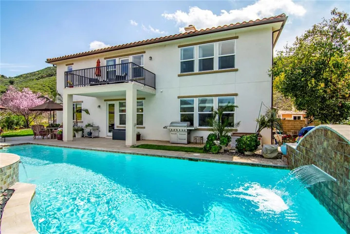 1921 Hazel Nut Court, Agoura Hills, California 91301