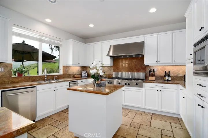1921 Hazel Nut Court, Agoura Hills, California 91301