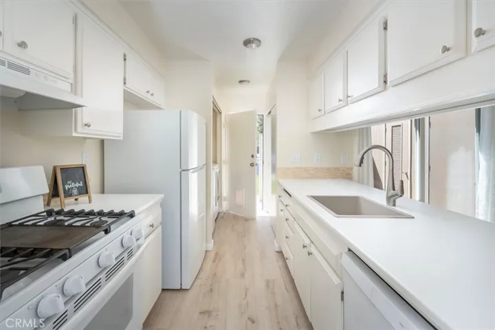28888 Conejo View Drive, Agoura Hills, California 91301