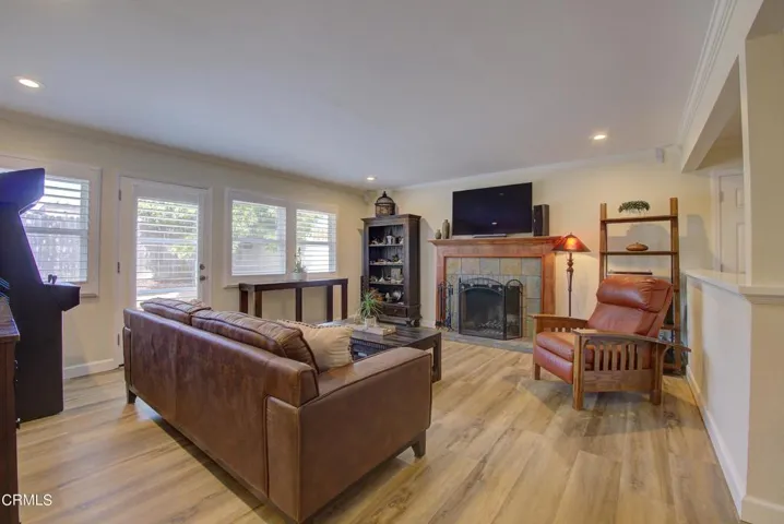 Access t rear yard through Living Room