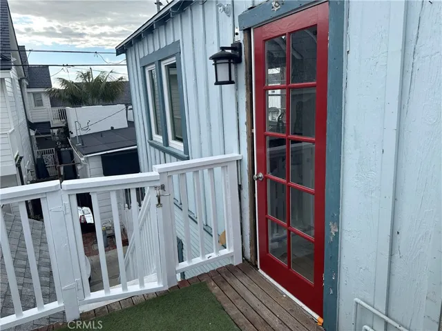 DECK ENTRANCE