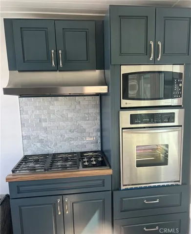 GAS RANGE-BUILT-IN MICROWAVE & OVEN