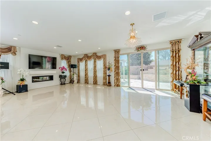 2238 N Lyon Street, Santa Ana, California 92705
