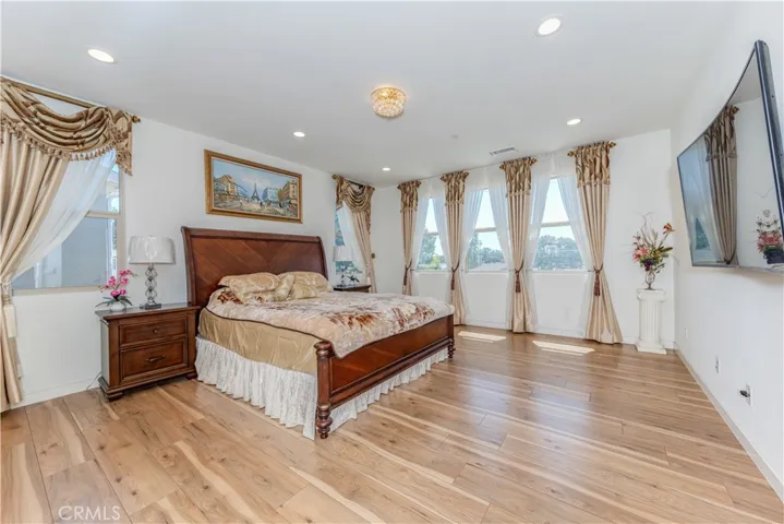 2238 N Lyon Street, Santa Ana, California 92705