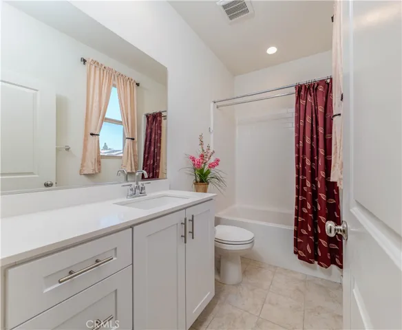 2238 N Lyon Street, Santa Ana, California 92705