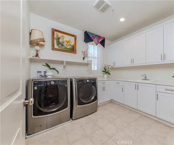 2238 N Lyon Street, Santa Ana, California 92705