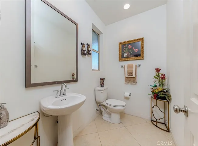2238 N Lyon Street, Santa Ana, California 92705