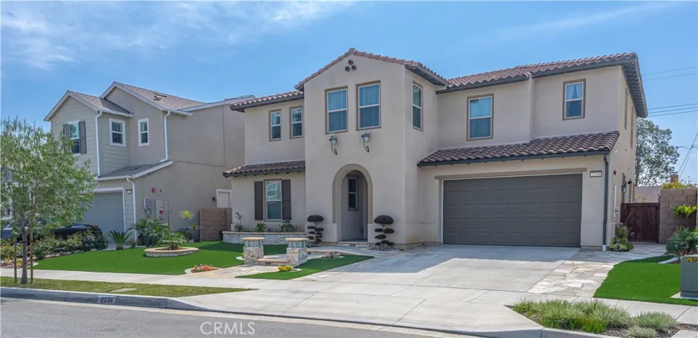 2238 N Lyon Street, Santa Ana, California 92705