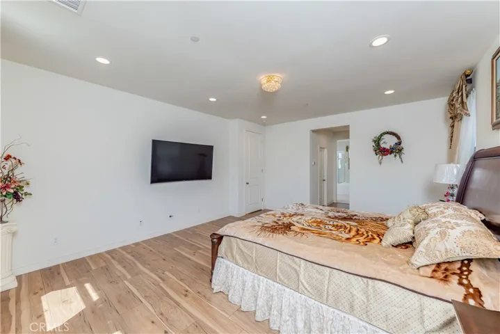 2238 N Lyon Street, Santa Ana, California 92705