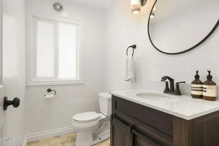 15-web-or-mls-Upmarketmedia_1536Ear-45