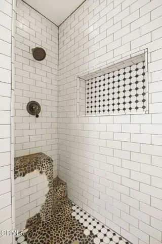 19-web-or-mls-Upmarketmedia_1536Ear-57