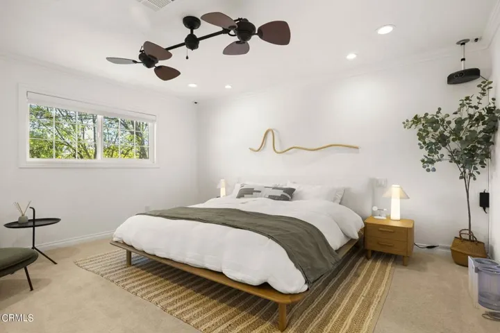 16-web-or-mls-Upmarketmedia_1536Ear-48a