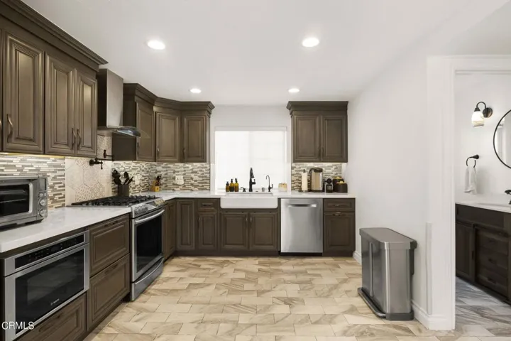 12-web-or-mls-Upmarketmedia_1536Ear-36