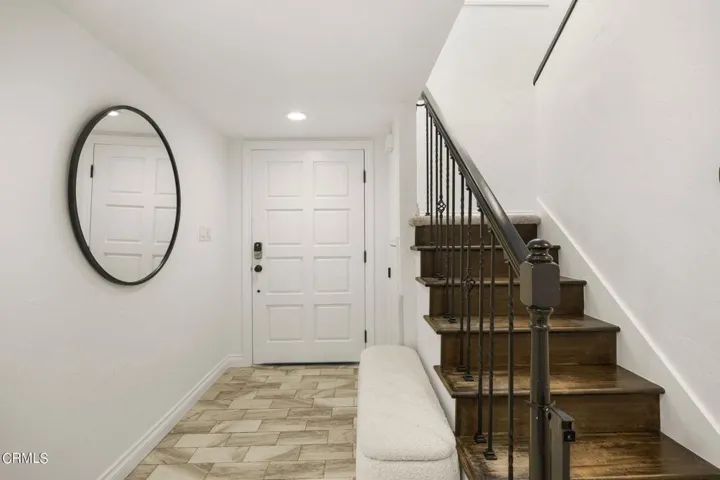 5-web-or-mls-Upmarketmedia_1536Ear-15