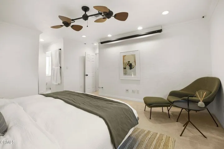 17-web-or-mls-Upmarketmedia_1536Ear-51