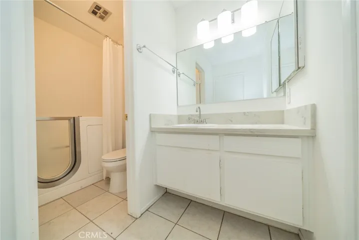 1145 S Dover Circle 28q, Anaheim, California 92805