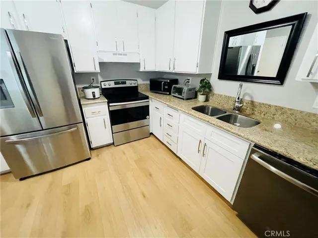 8541 La Salle Street 13, Cypress, California 90630