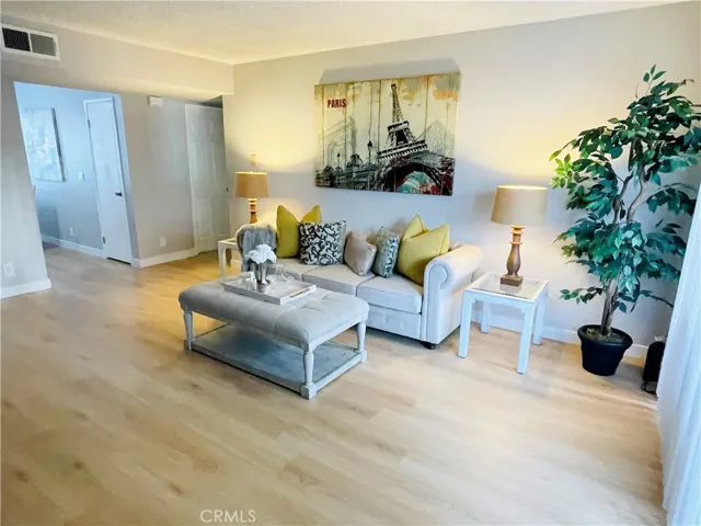 8541 La Salle Street 13, Cypress, California 90630