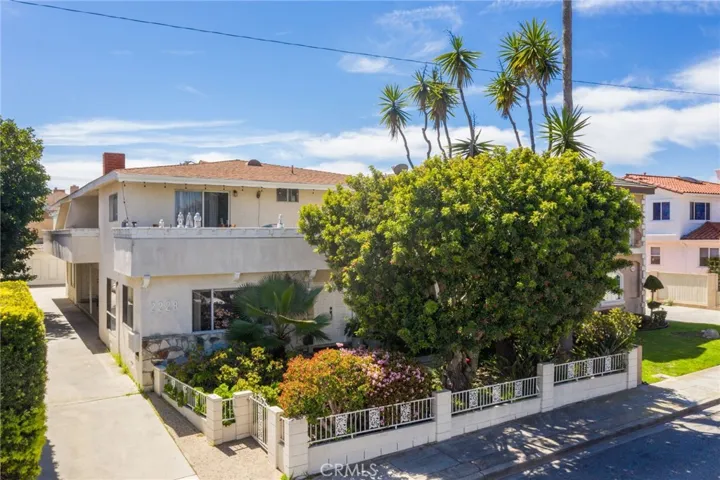 2228 Nelson Avenue, Redondo Beach, California 90278