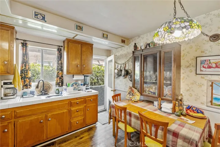 Unit B - Kitchen