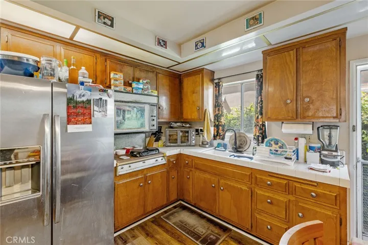 Unit B - Kitchen