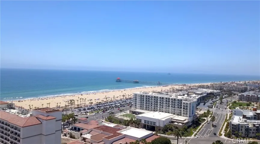 Downtown Main St, where many festivities are held such as the 4th of July parade, US Open of Surfing, annual air show, weekly street fairs and much more!
