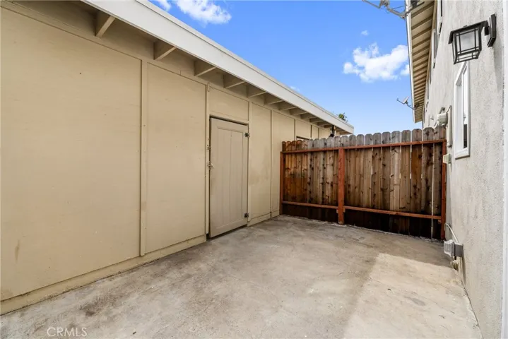 Attached carport making grocery trips a delight!