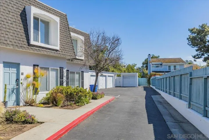 1405 N Vulcan Ave, Outside Area (inside Ca), California 92024