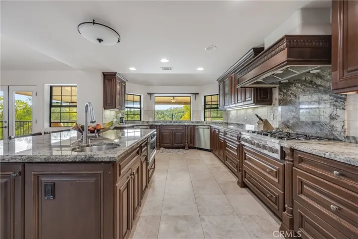 158 Lake Ridge Circle, Fallbrook, California 92028