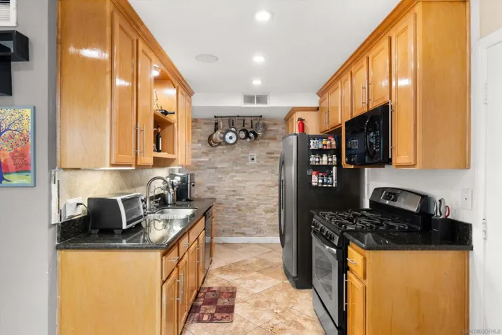 26215 Via Roble, Mission Viejo, California 92691