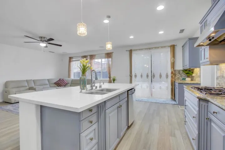 703 W La Canada Avenue, Mountain House, California 95391