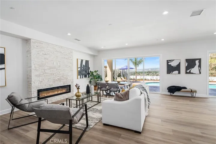 19941 Crestknoll Drive, Yorba Linda, California 92886