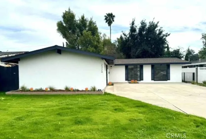 2324 W Palm Avenue, Orange, California 92868