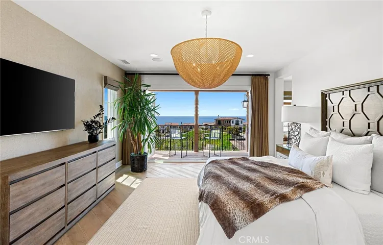 Primary suite with amazing ocean, sunset, whitewater, SC Island, coastline, and nature preserve​​‌​​​​‌​​‌‌​​‌​​​‌‌​​​‌​​‌‌​​‌‌​​‌‌​​​​ views.